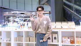 邱宇辰帥氣出席香氛品牌活動。（圖／Ease香氛提供）