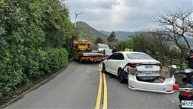 基隆男子疑疲勞駕駛，逆向撞擊來車釀2人受傷送醫。（圖／翻攝畫面）