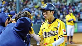 ▲中信兄弟新秀張士綸熱身賽炸裂生日轟，這是他職棒生涯首支全壘打。（圖／中信兄弟提供）