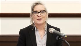 郝愷悌拜會蔡總統總統蔡英文19日接見美國亞利桑那州州長郝愷悌訪問團郝愷悌（Katie Hobbs，前譯：霍布斯）（圖）致詞表示，亞利桑那州與台灣擁有非常強健的夥伴關係，亞利桑那州有決心繼續強化這樣重要的關係，期待一起合作，探索未來的許多機會。中央社記者張皓安攝  112年9月19日