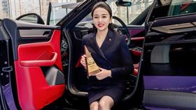 保時捷業務Molly（圖／翻攝自青島保時捷中心Molly微博）