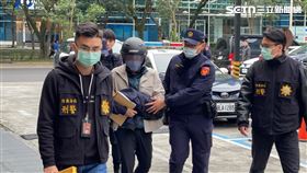 ▲雲云科技董事長曾志新出院後，隨即被帶回信義分局偵訊。（圖／記者楊忠翰攝影）