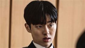 ▲崔顯旭在《模範計程車》中的學生造型。（圖／翻攝自IG @崔顯旭）