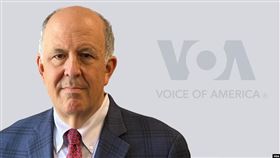 ▲川普政府15日下令凍結資助包括美國之音在內的多家媒體。美國之音台長邁克爾‧阿布拉莫維茨（Michael Abramowitz）表示，他本人和幾乎全體 1,300 名員工都已開始帶薪休假。（圖／美國之音的官網）