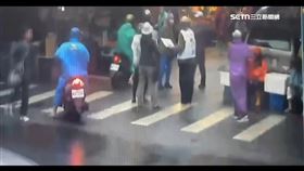 罷團遇暴力! 罷藍委羅明才女志工遭