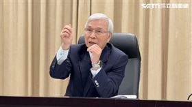 央行總裁楊金龍於今日說明，監理會議決議。（圖／記者李育道攝影）