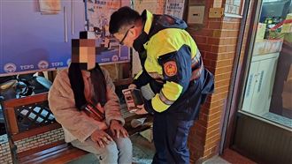 台中男流落街頭遇寒流　警衝超商買發熱衣