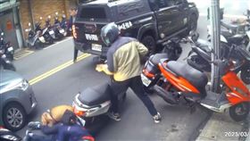 徐姓男子飼養的比特犬，已經不是第一次攻擊咬傷人，居住社區還發生過2次攻擊行為。（圖／翻攝畫面）