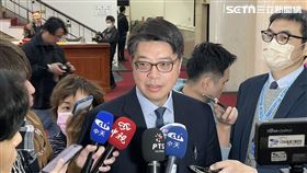 陸委會主委邱垂正赴立法院備詢前受訪。（圖／記者高逸帆攝影)