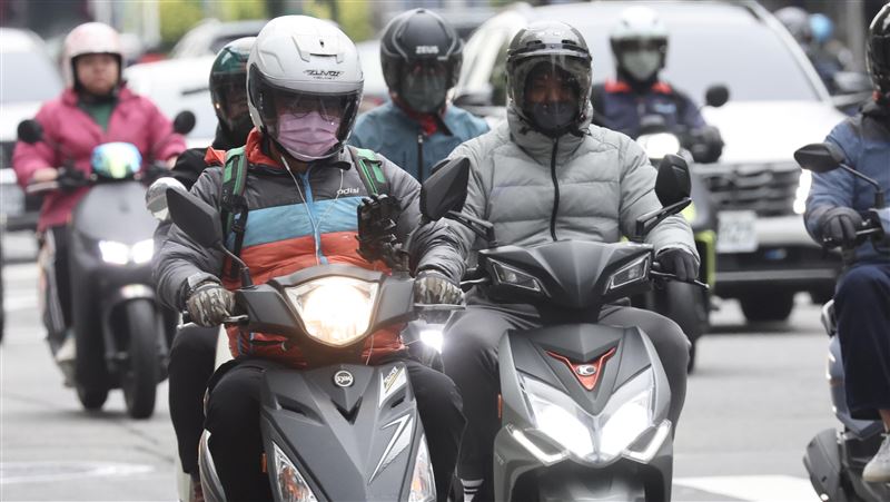 12縣市低溫特報！入夜後一路冷到明天