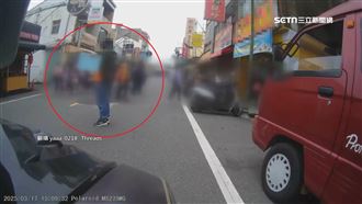 帶頭違規？安親班師肉身擋車護生橫越馬路