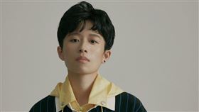 滴妹女扮男裝竟「激似坤達」　網暴動（圖／翻攝自Hook IG）