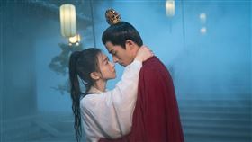 《墨雨雲間》吳謹言近貼王星越。（圖／中視提供）