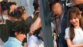 王心凌合體言承旭。鏡週刊