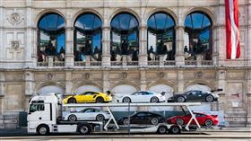 ▲6輛911附運輸卡車拍賣。（圖／翻攝RM Sotheby’s網站）