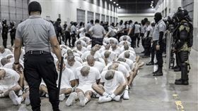 美國政府支付600萬美元向薩爾瓦多「租借監獄」，用來關押委內瑞拉黑幫成員。 （圖／美聯社／達志影像）