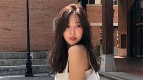 曹寶兒主演的《山寨人生》被網友留言會因金秀賢而抵制收看。（圖／翻攝IG@曹寶兒）