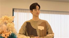 ▲金秀賢曾遭遇父母離婚。（圖／翻攝自IG／金秀賢）