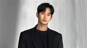 金秀賢原本今出席時尚活動，遭南韓戒嚴影響取消。（圖／翻攝自soohyun_k216 IG）