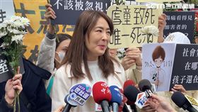 ▲賈永婕到場聲援網路媽媽。（圖／記者楊忠翰攝影）