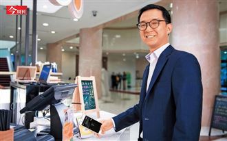 國泰金鐵拳風暴2／他暫代國泰世華董座