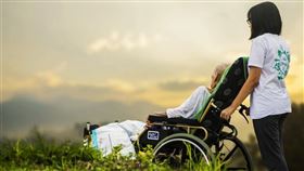 病主法上路一週年，衛福部6日發布新聞稿宣布11類罕病即日起正式納入病主法。根據衛福部統計，截至目前全台有1萬1317人完成簽署。（示意圖／圖取自Pixabay圖庫）