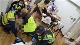 3歲童洗澡溺斃，金髮女義消，熱心CPR，家屬質疑闖現場亂壓，壓肚子(圖／家屬提供)
