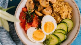 飲食恐增癌症風險　專家示警4地雷：每天吃2顆蛋風險是3.2倍