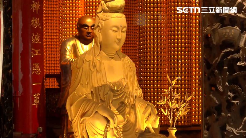 國際金價雖急殺，但專家仍看好將寫下46年來最狂紀錄。圖為新北市蘆洲湧蓮寺金身觀音，身價已飆破12億（圖／資料照）