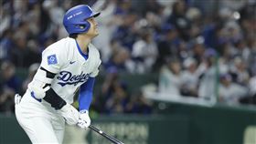 ▲大谷翔平在東京巨蛋揮出個人本季首轟。（圖／美聯社／達志影像）