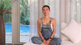 周六野（Zoey）宣布自己懷孕的好消息。（圖／翻攝自Youtube）