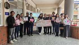 企業家捐鞋特教生