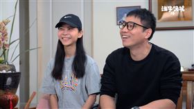 夫妻檔YTR許伯(右)、簡芝造訪素人家庭。（圖／公視提供）