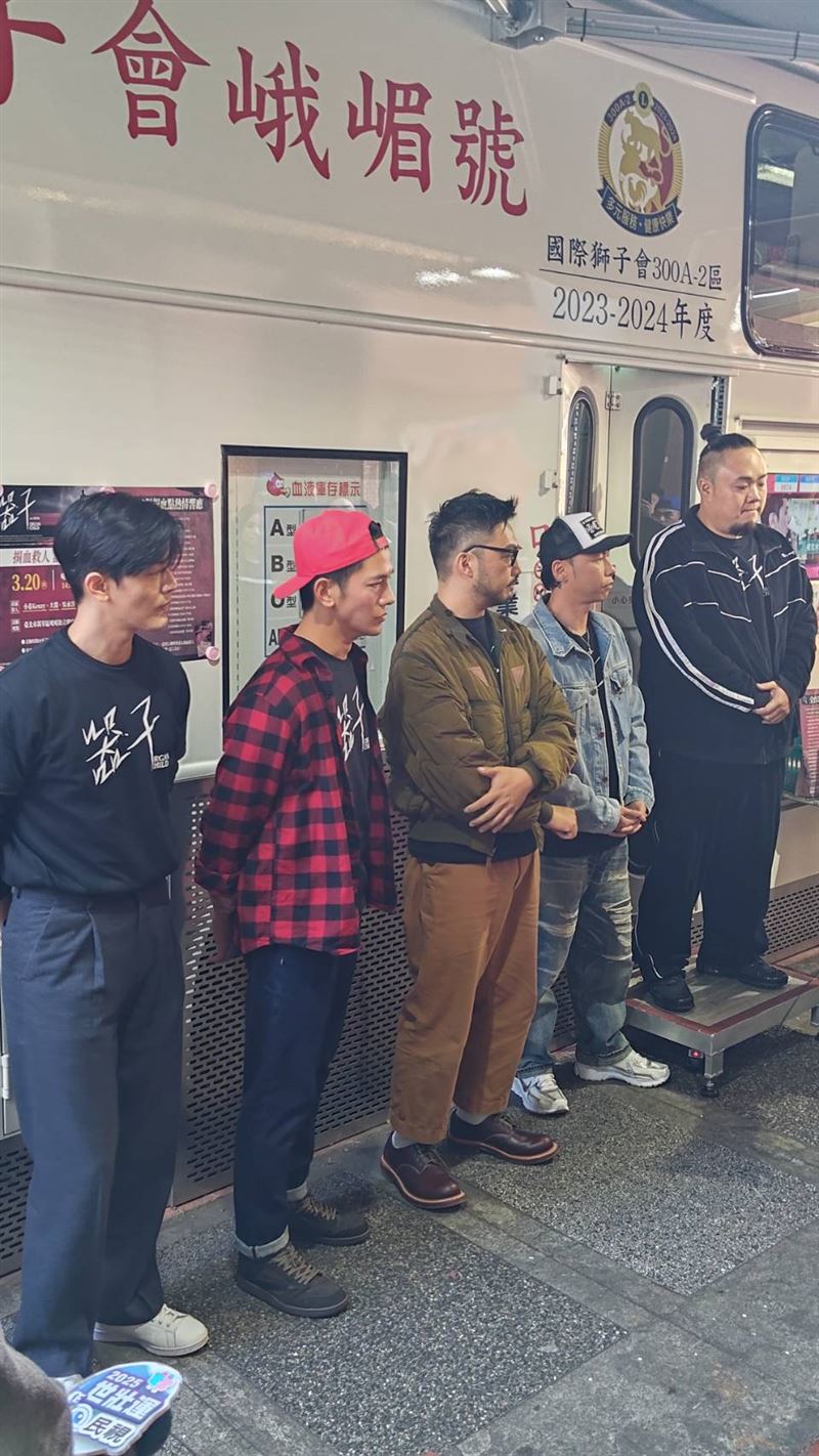 大淵（右起）、小春、簡學彬、梁瀚名、吳承洋（圖／記者鍾智凱攝）