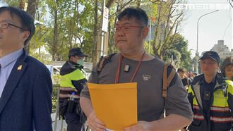 新／柯文哲首度開庭！四叉貓突現身告發