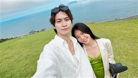 家寧（右）對於媽媽開告Andy老師（左）完全不知情。（圖／翻攝自臉書）