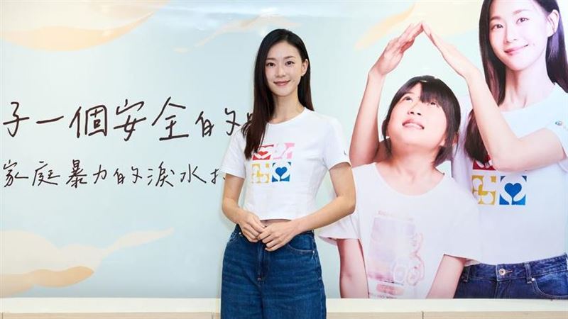 親眼目睹家暴案！女星嚇壞：見人伸手就怕