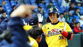 ▲中信兄弟詹子賢熱身賽開轟。（圖／中信兄弟提供）