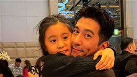 咘咘、修杰楷。（圖／翻攝自修杰楷臉書）