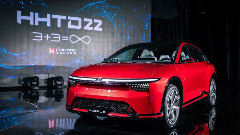 鴻海Model B電動車近日在街頭測試被捕獲（圖／鴻海提供）