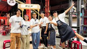 《我們這一攤2》五位攤主苗可麗、胡宇威、蔡昌憲、禾浩辰、蔡凡熙本週到宜蘭羅東夜市挑戰。（圖／三立提供）