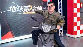 馬力歐不論拍戲、上通告，一直以機車代步。（圖／TVBS提供）