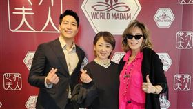 台灣世界夫人協會主席孫妤舒(左起)，蔡麗娜，郁方，吳翔震在「助力台東慈善義賣」同台亮相。（圖／台灣世界夫人協會提供）