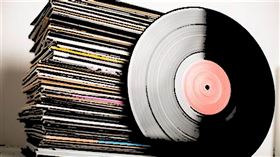 ▲ Key Production Group 重啟黑膠與 CD 回收計畫，推動音樂產業可持續發展，讓廢棄媒體獲得新生。（圖／永續新聞網官網）