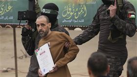 ▲被哈瑪斯拘禁491天的以色列人質沙拉比，已於2月8日獲釋。（圖／美聯社／達志影像）