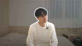 Andy退租翻出「家寧粉紅色碗盤」。（圖／翻攝自YouTube-
Andy老師頻道）