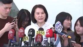 國民黨立委王鴻薇出席青年就業博覽會受訪。