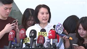 國民黨立委王鴻薇出席青年就業博覽會受訪。