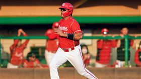 ▲味全龍老將林智勝，熱身賽敲出安打還跑回分數。（圖／味全龍提供）