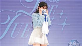 李珠珢I人現身遮羞布 撞臉愛莉莎莎87％像